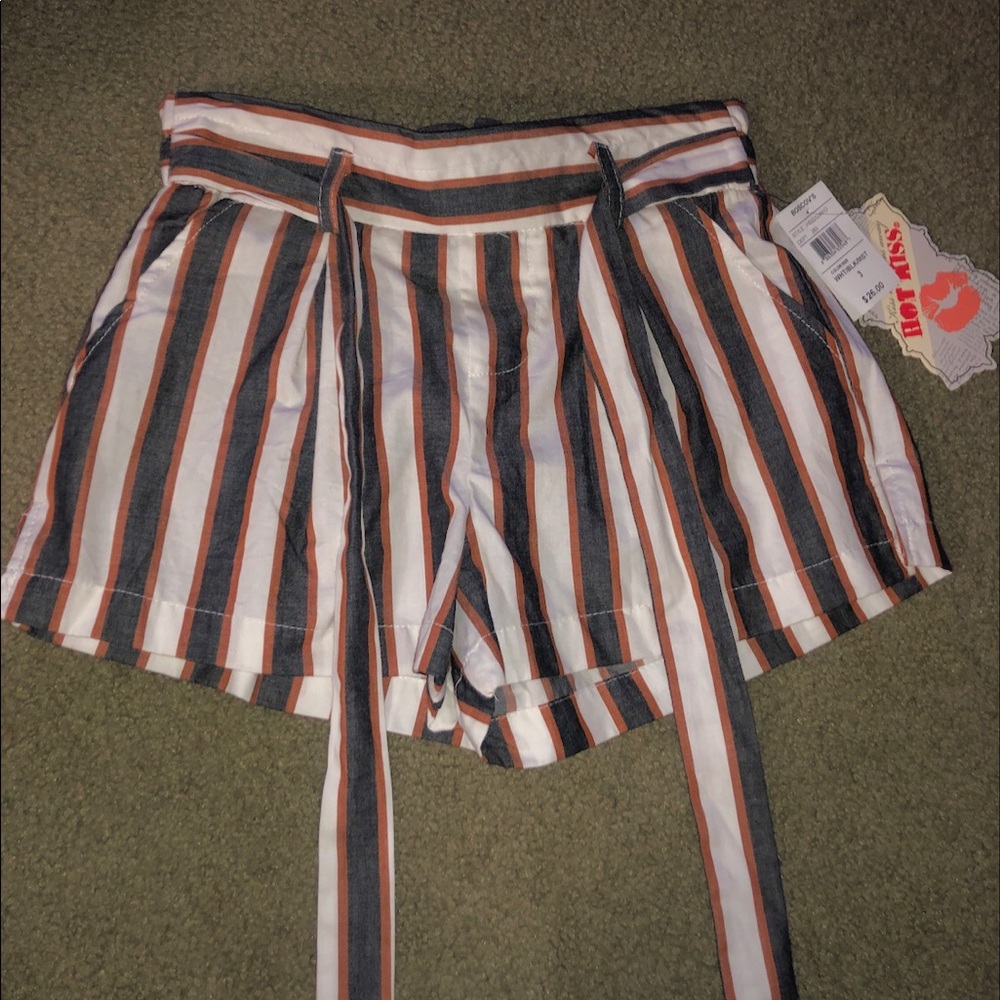 Size 3 Juniors Striped Shorts